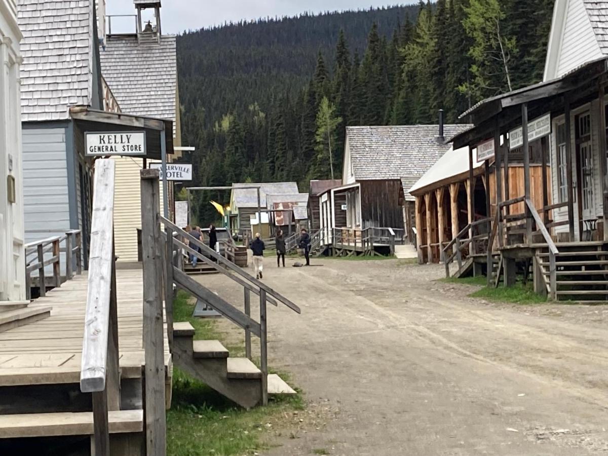 St. George Hotel Barkerville Exteriör bild